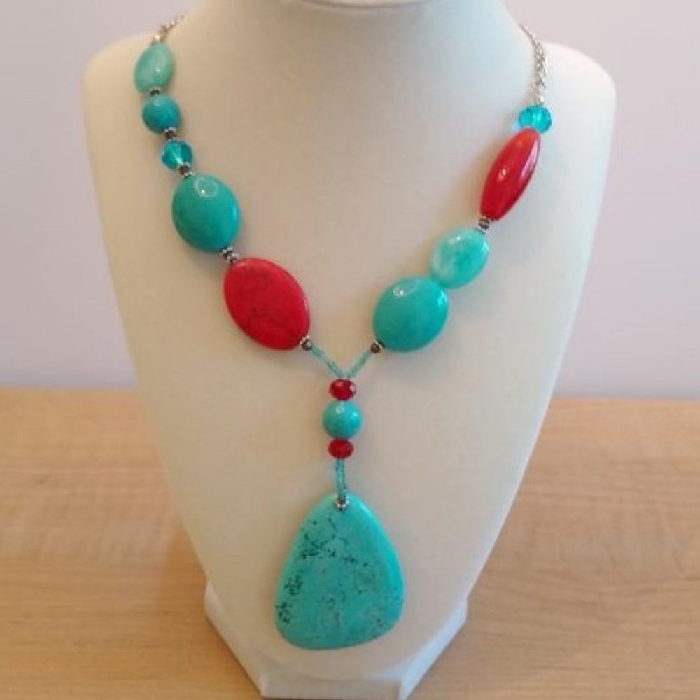 Semi Precious Stone, Glass & Acrylic Silver Tone Necklace